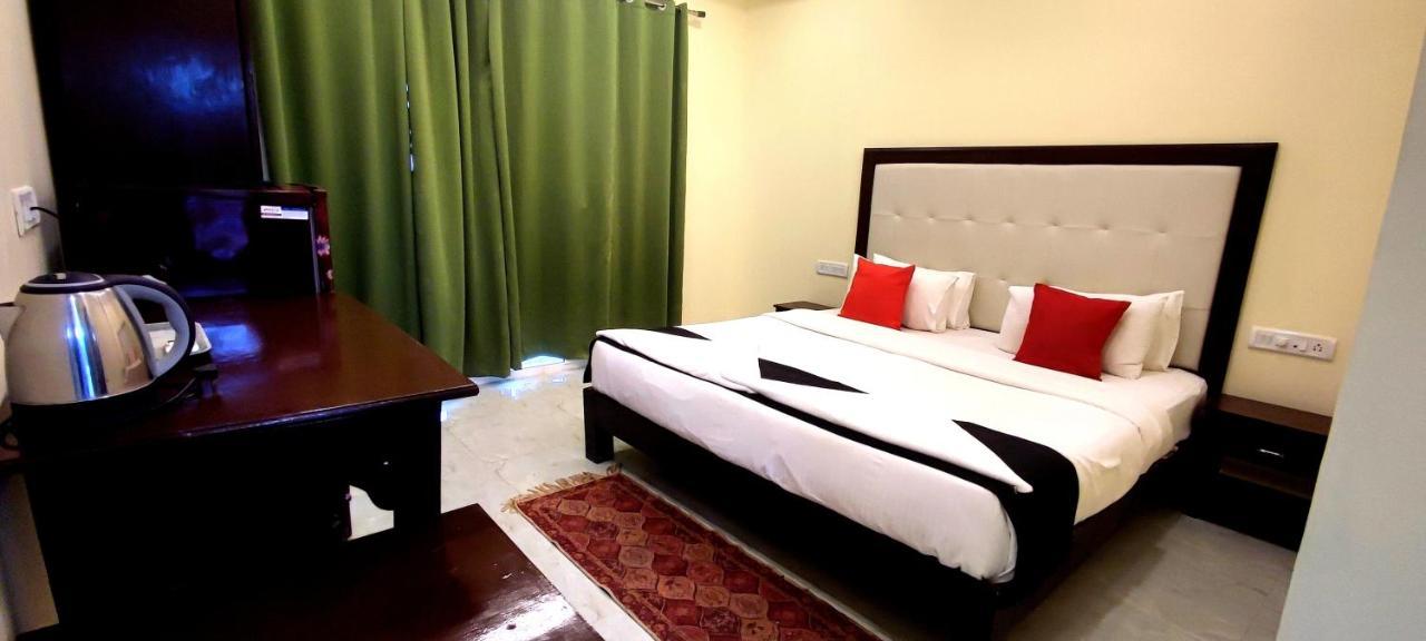 Royal Tulip Beach Cottages Арамболь Экстерьер фото