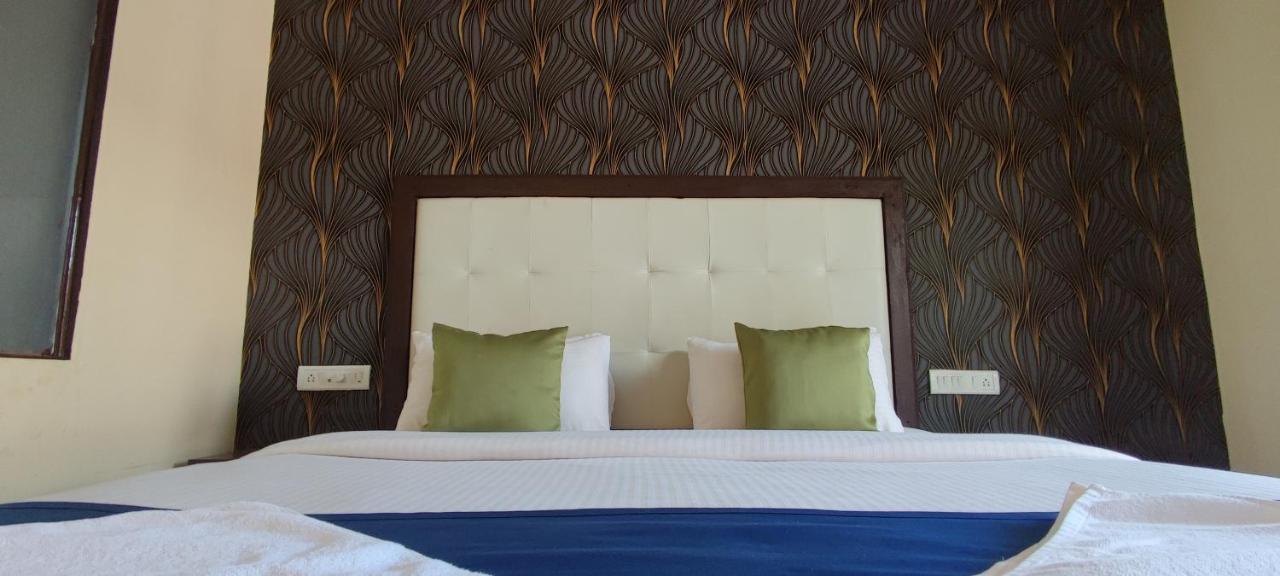 Royal Tulip Beach Cottages Арамболь Экстерьер фото